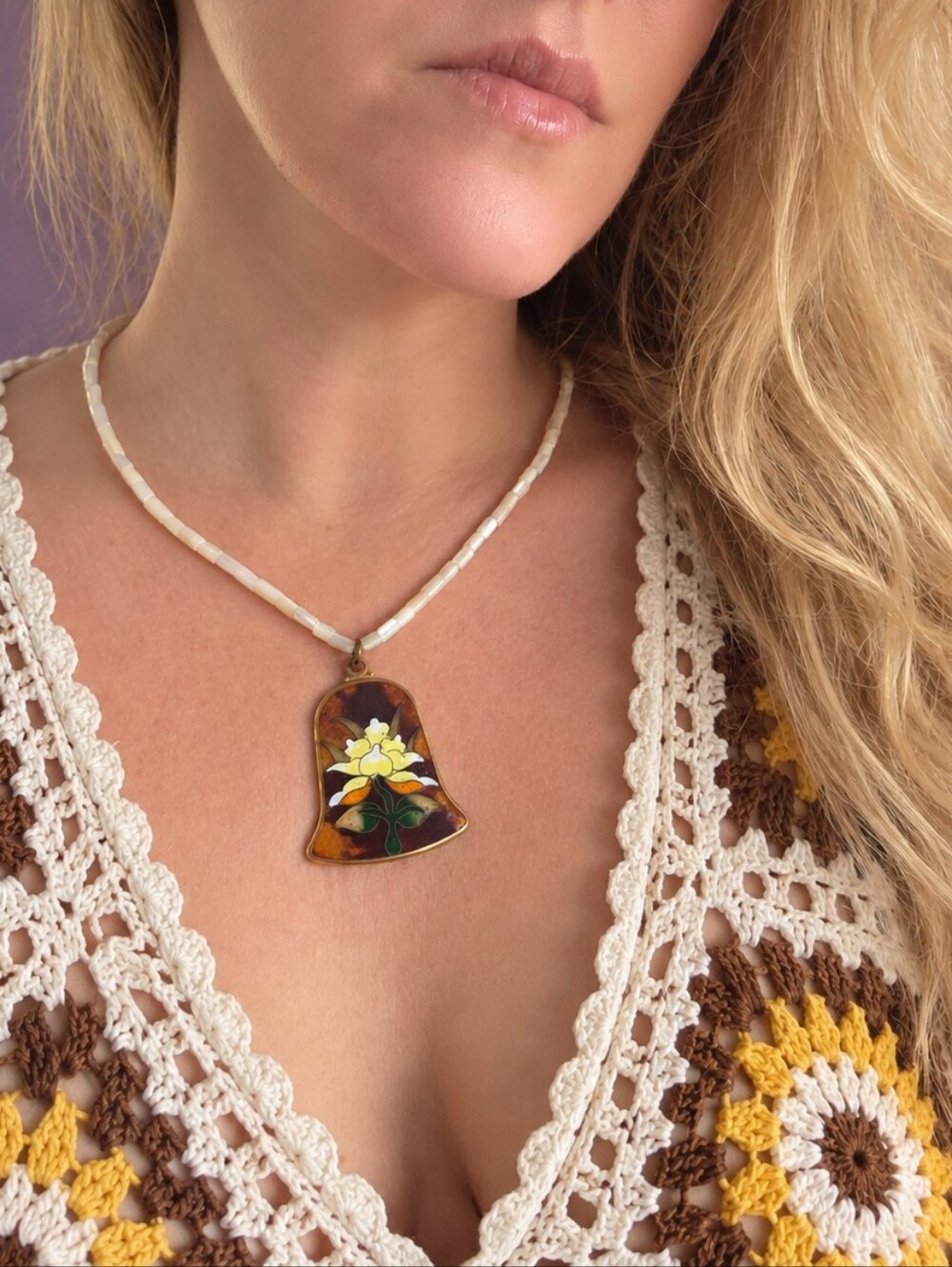 Vintage White Ginger Cloisonné Pendant Mother of Pearl Necklace Hawaii Estate